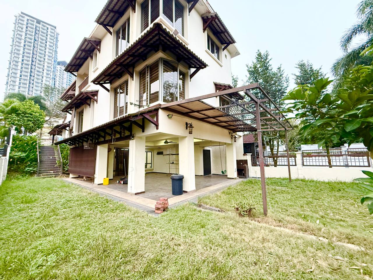 3sty Vistaria Residence Puchong Jaya FREEHOLD - photo 1