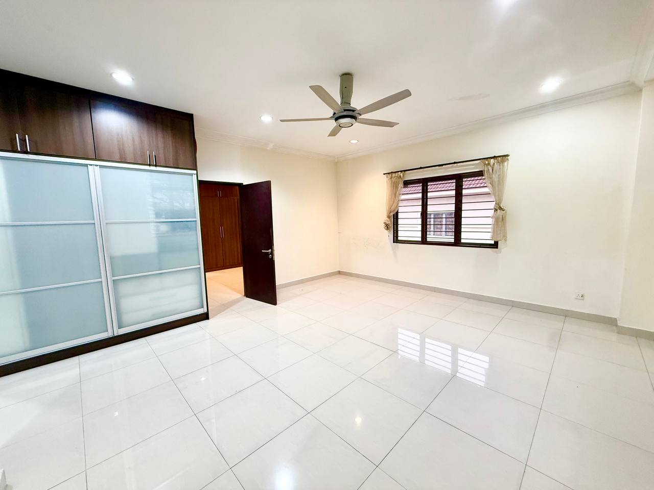 3sty Vistaria Residence Puchong Jaya FREEHOLD - photo 4