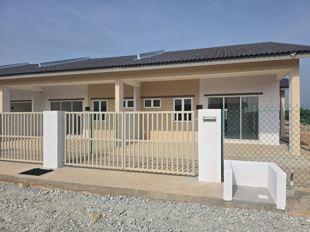 Rumah Teres Baru Direct Pemaju La Indera Kuantan - photo 1