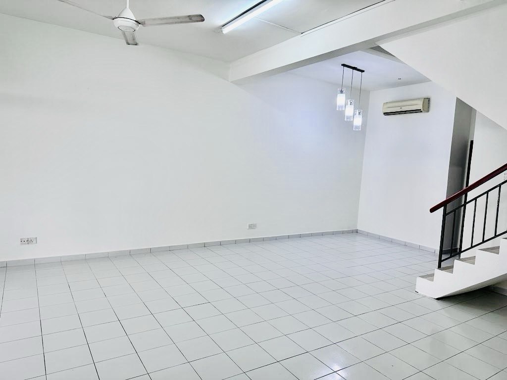 FREEHOLD 2half Storey Terrace Cheras, 150m to MRT - photo 3