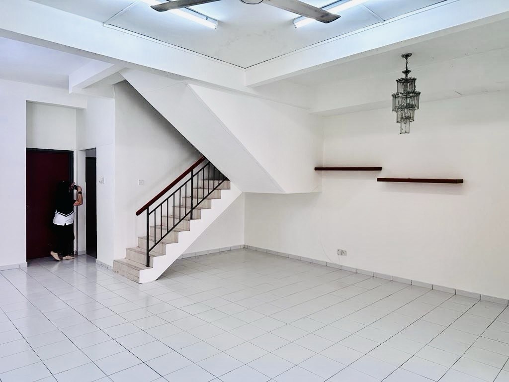 FREEHOLD 2half Storey Terrace Cheras, 150m to MRT - photo 4