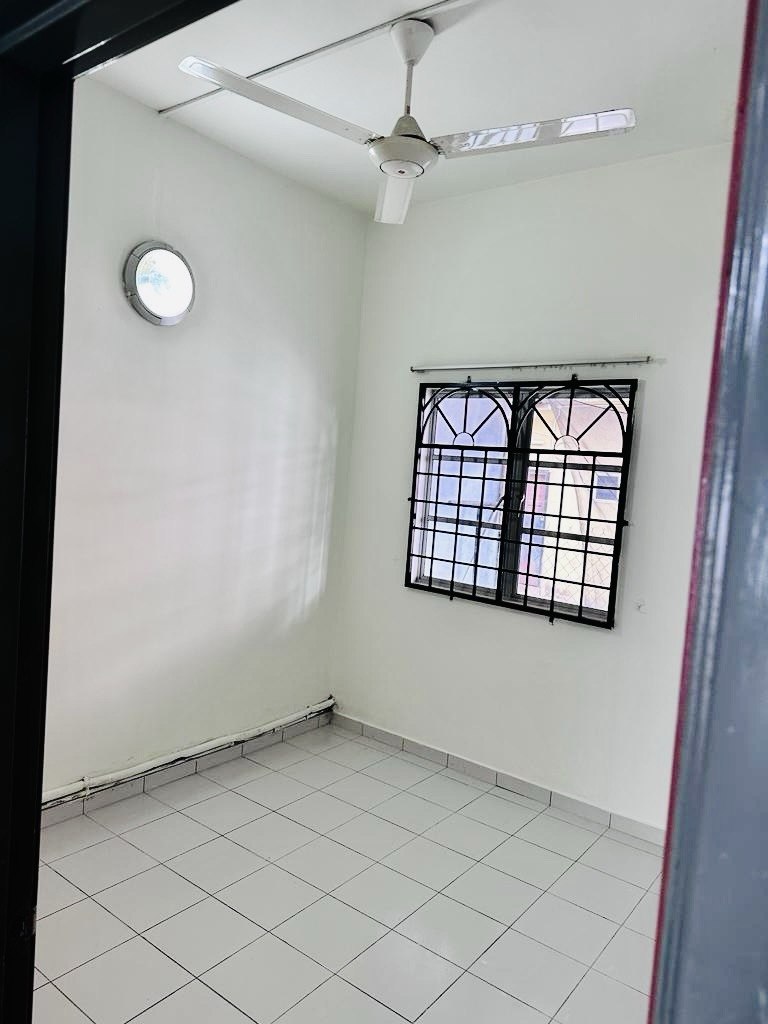 FREEHOLD 2half Storey Terrace Cheras, 150m to MRT - photo 7