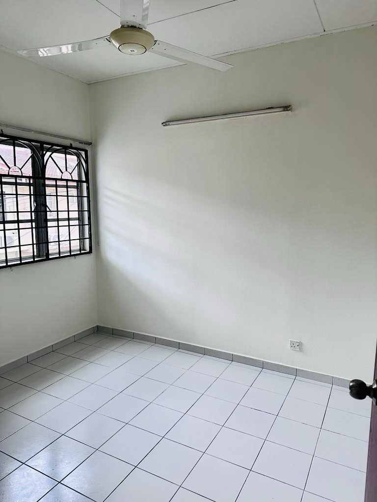 FREEHOLD 2half Storey Terrace Cheras, 150m to MRT - photo 9