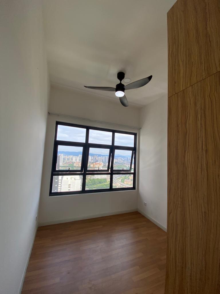 Lakeville Residence - photo 9