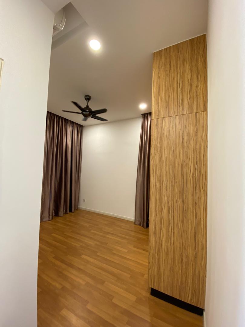 Lakeville Residence - photo 8