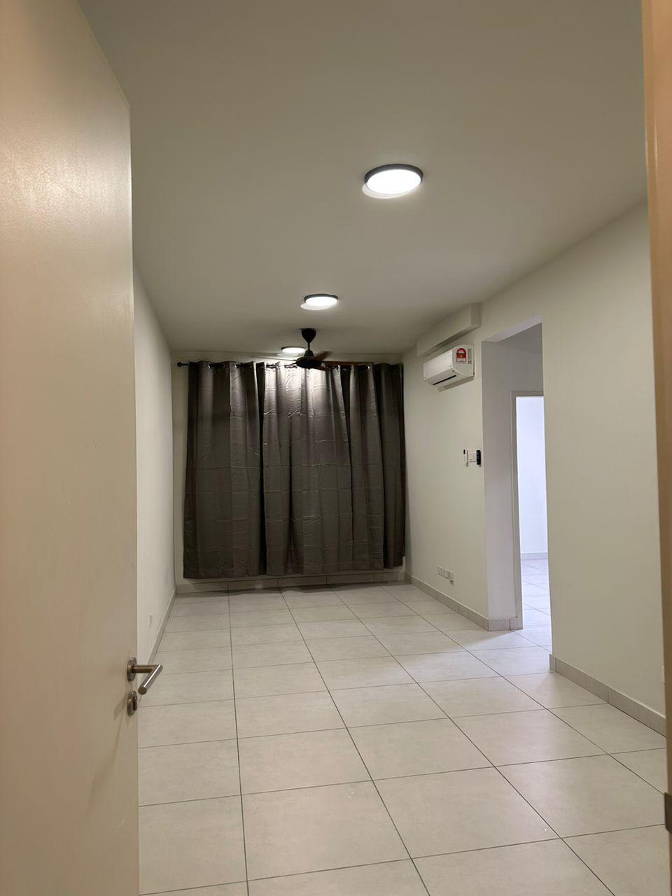 Majestic Maxim RENT 650sf