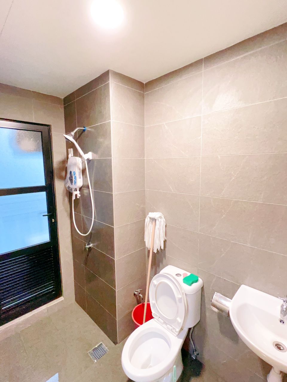 Majestic Maxim RENT 650sf - photo 8