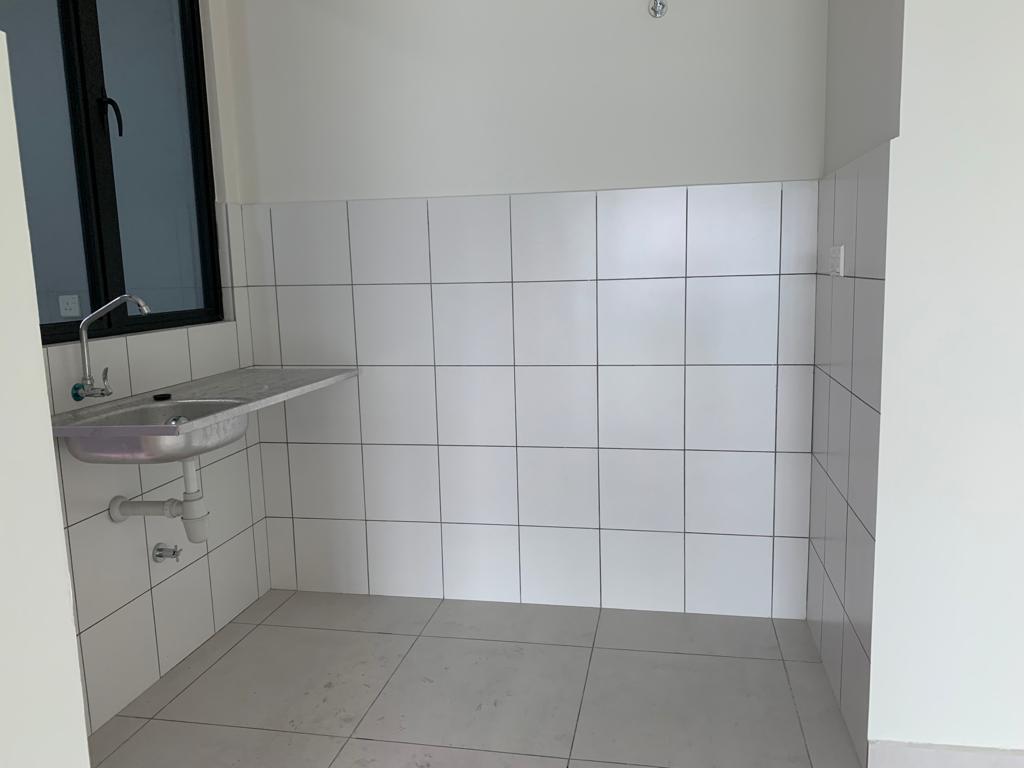 Majestic Maxim RENT 819sf - photo 8