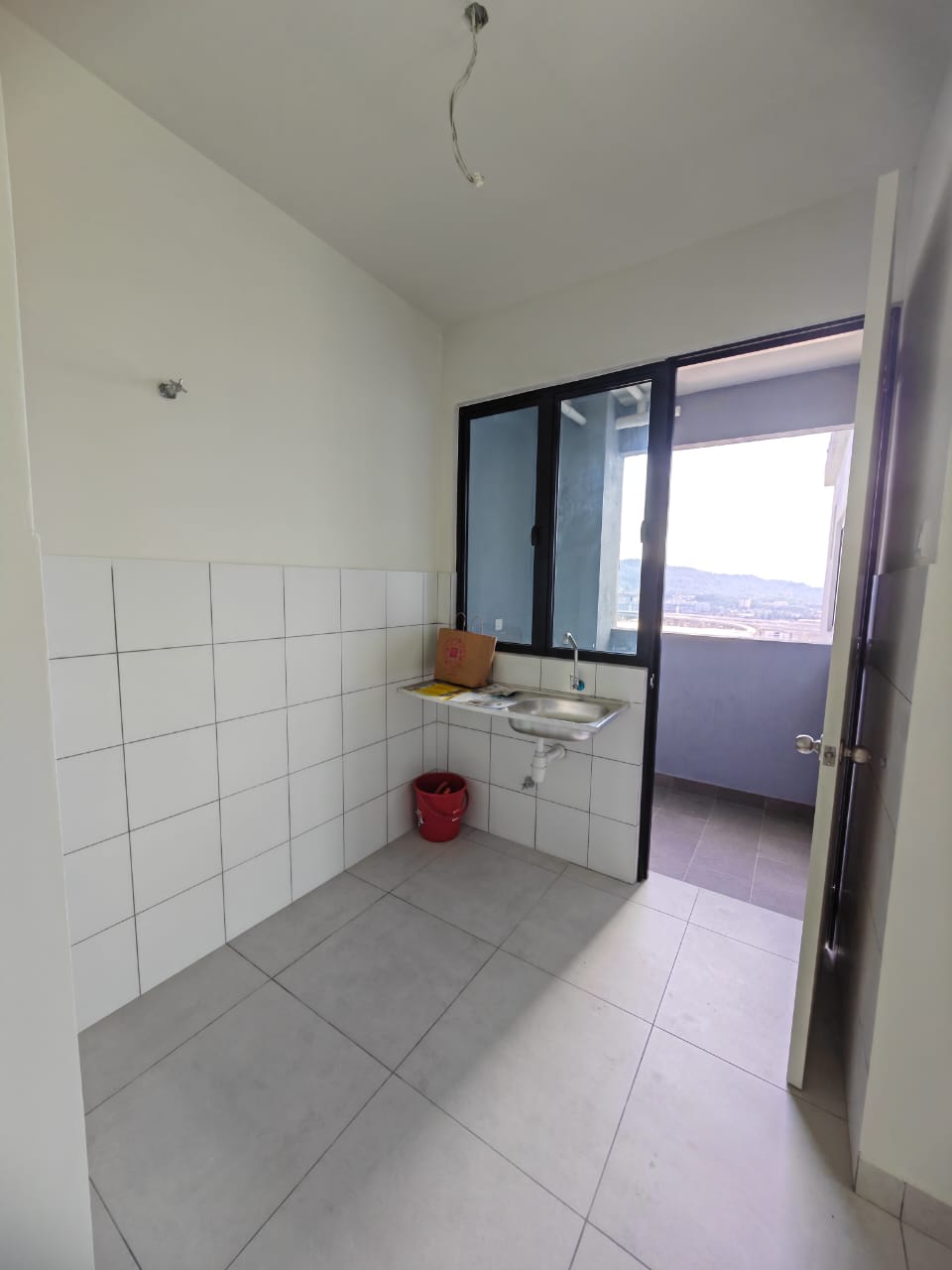 Majestic Maxim Sales 819sf - photo 2