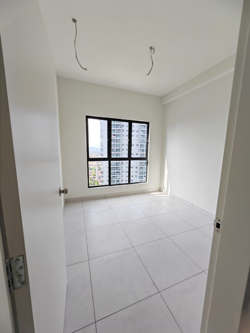 Majestic Maxim Sales 819sf - photo 4