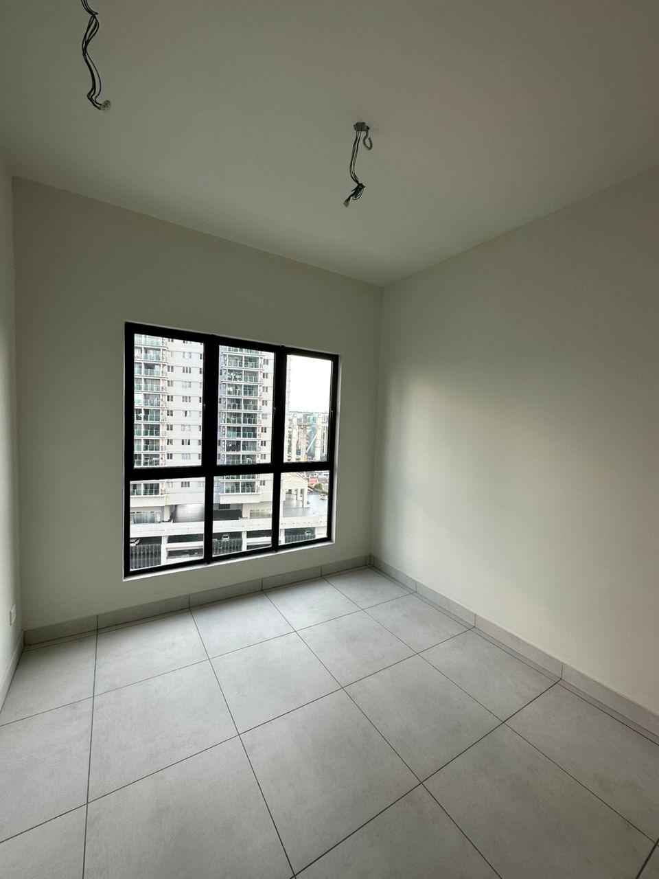 Majestic Maxim RENT 819sf - photo 3