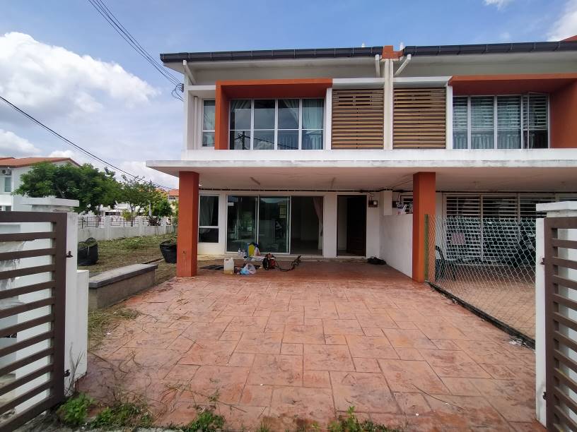 Puncak Bestari at Bandar Puncak Alam