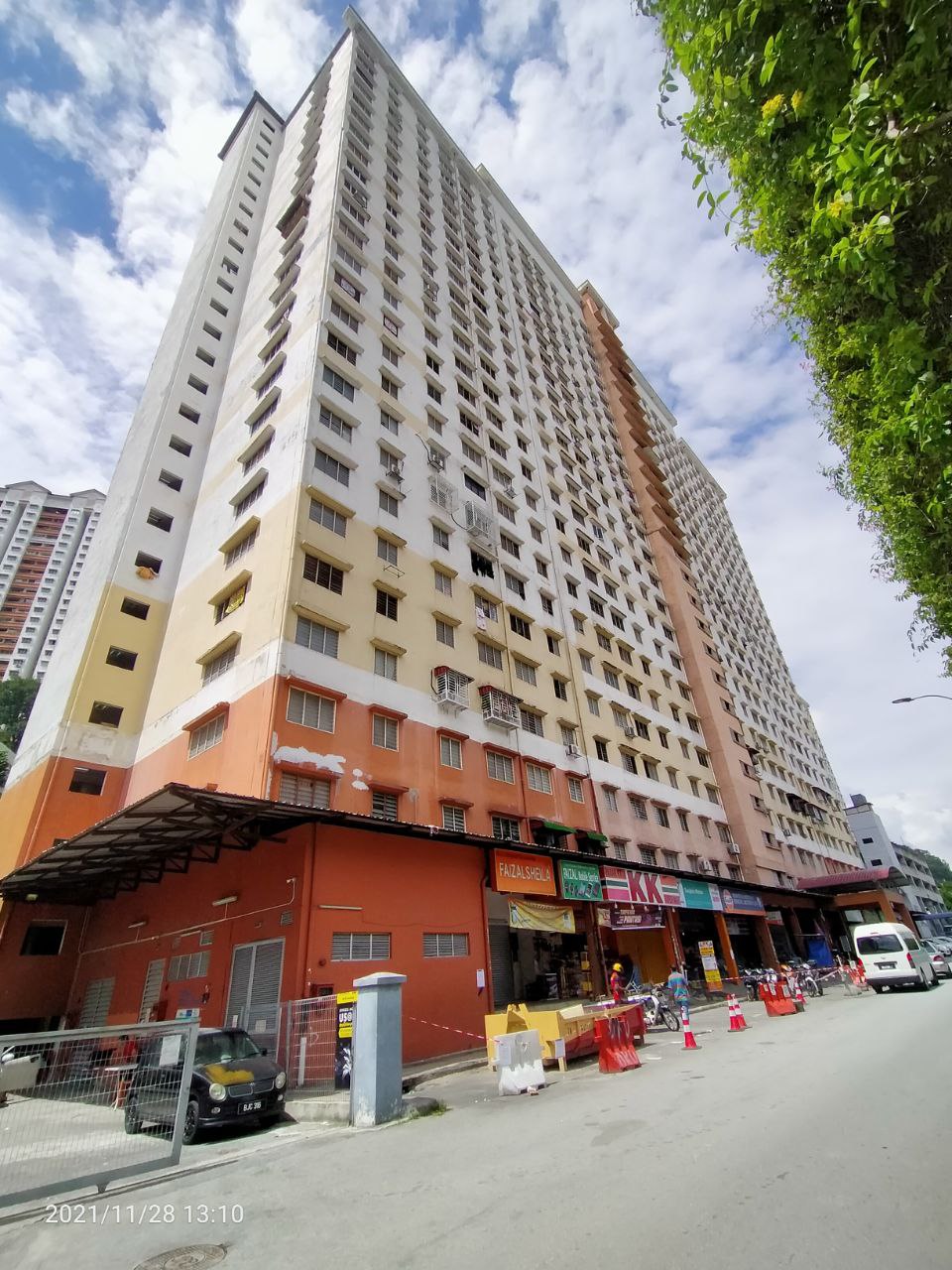 Flora Damansara  Apartment