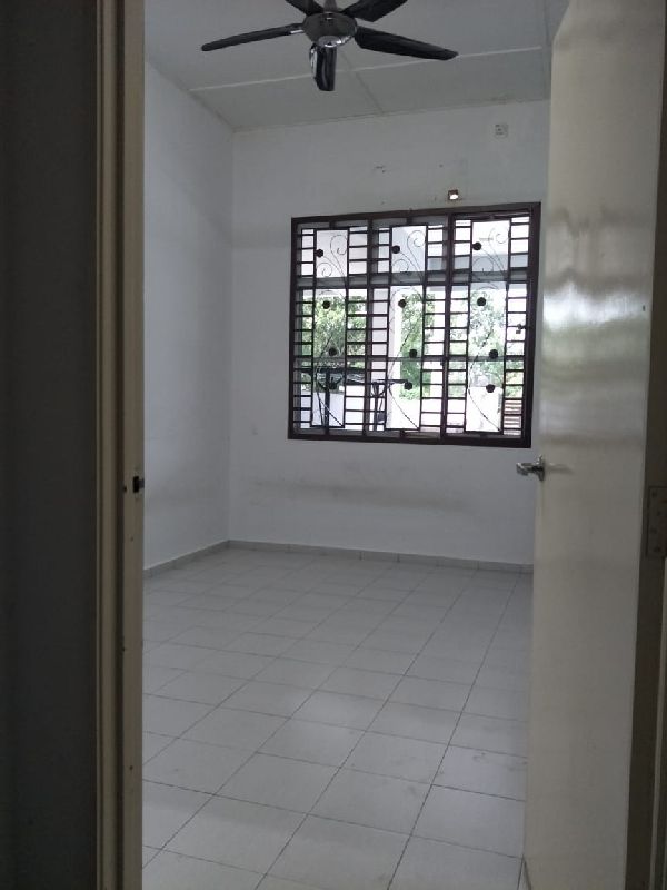 UNTUK DIJUAL TERES SETINGKAT TAMAN MAHKOTA EMAS, PERUMAHAN PANDAN PERDANA, KUANTAN (BEBAS BANJIR) - photo 5