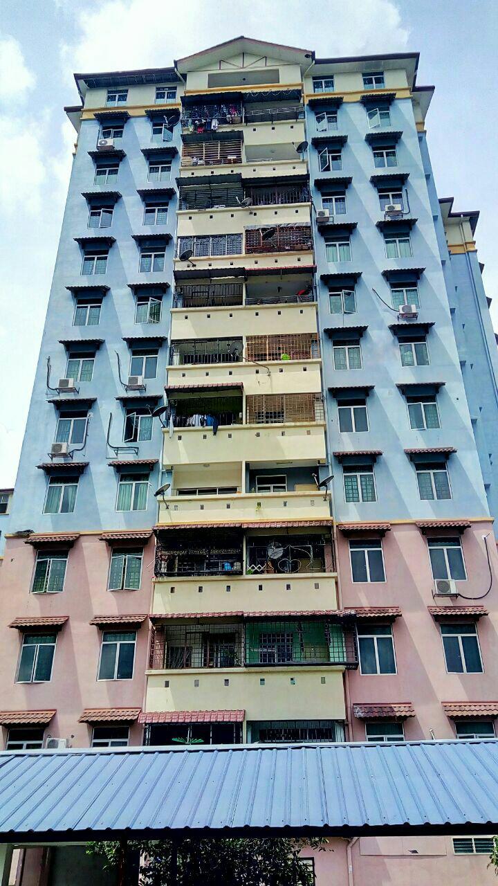Apartment, Cheras Utama, Cheras, End Lot - photo 1