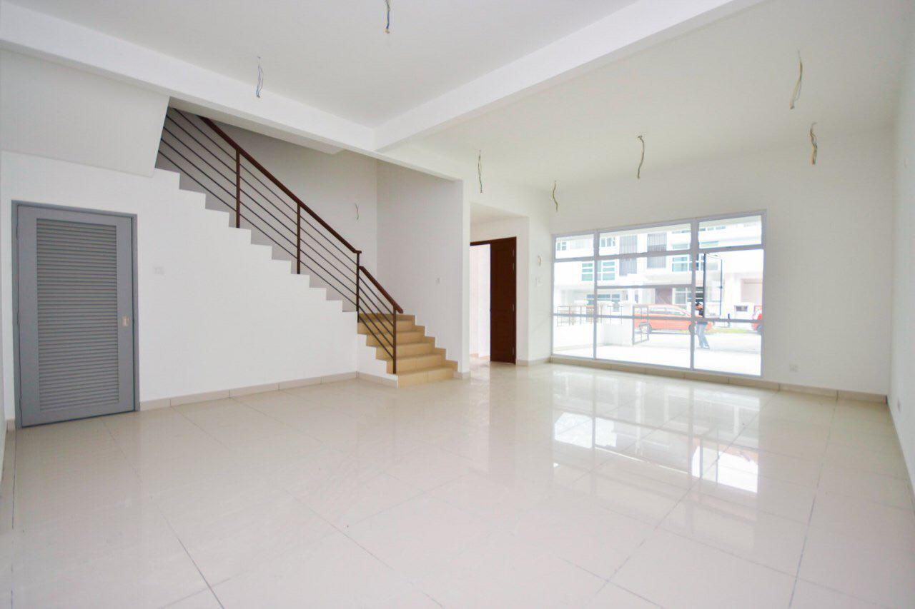 Superlink House, Putra Residence, Seri Kembangan - photo 3