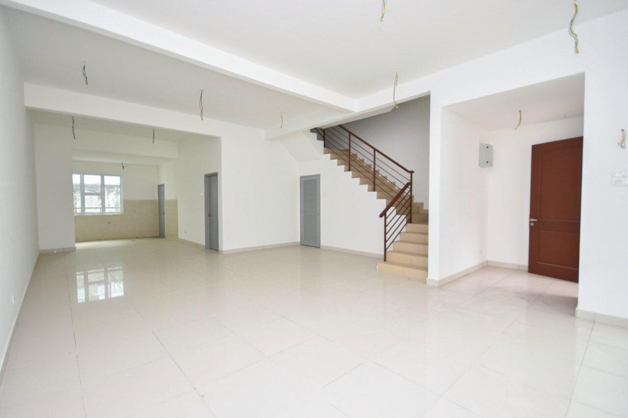 Superlink House, Putra Residence, Seri Kembangan - photo 4