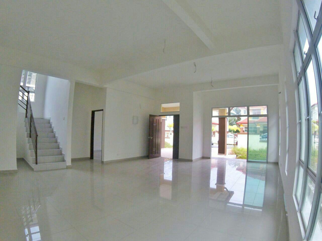 Bungalow, Taman Bajuri, Olak Lempit, 4000 sqft - photo 2