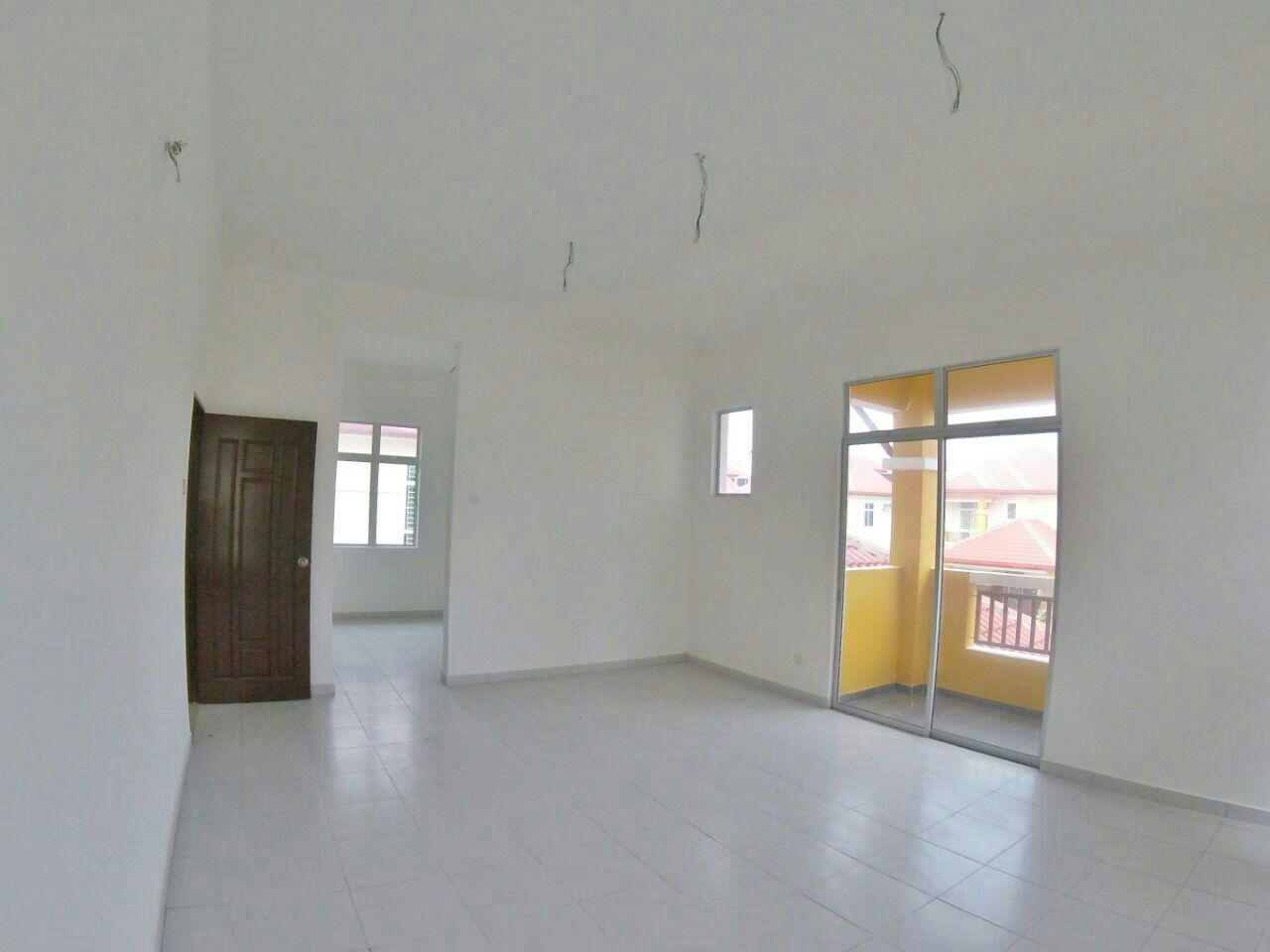 Bungalow, Taman Bajuri, Olak Lempit, 4000 sqft - photo 4