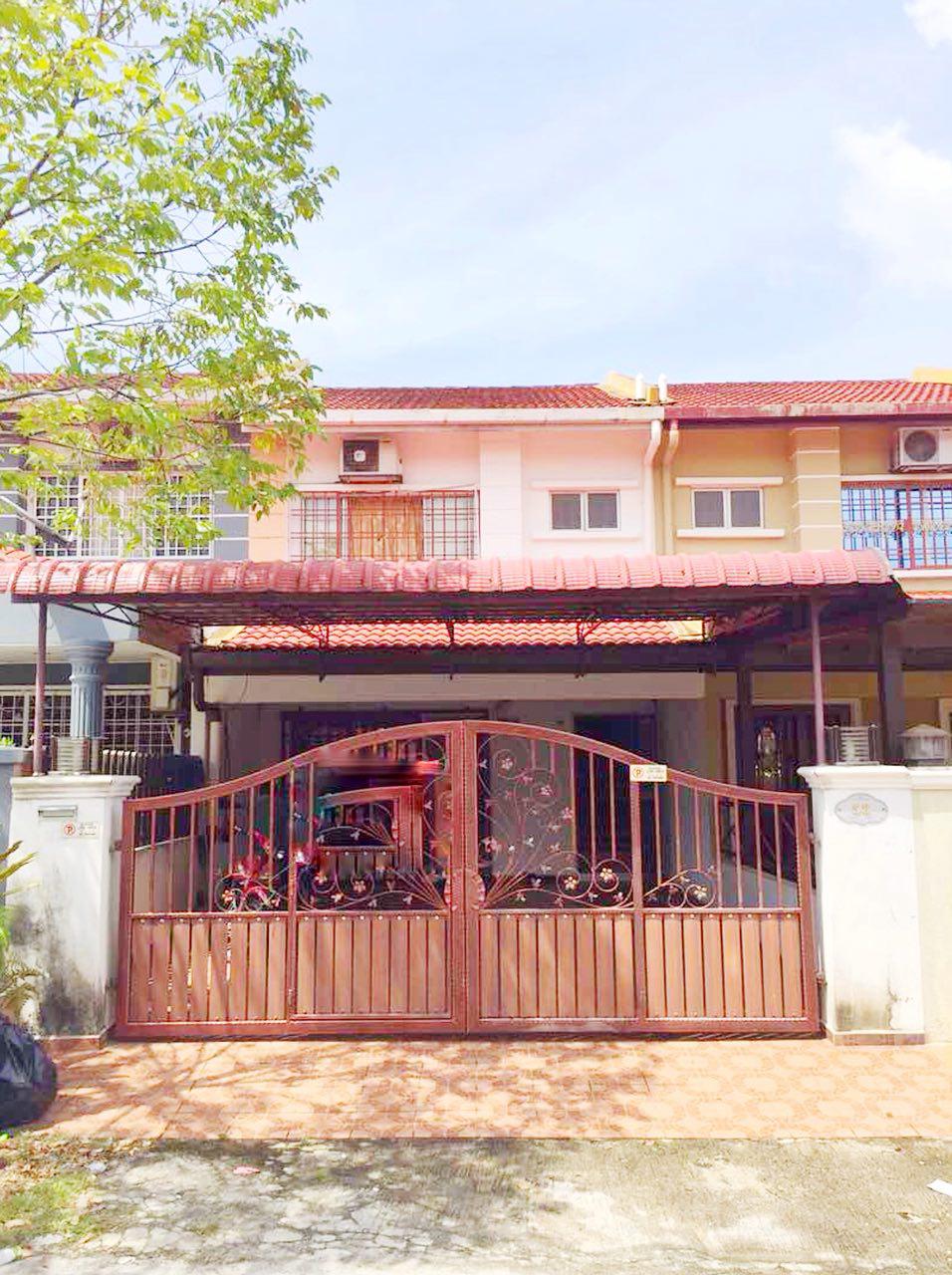 2 Storey Terrace House, Taman Pinggiran Putra - photo 1