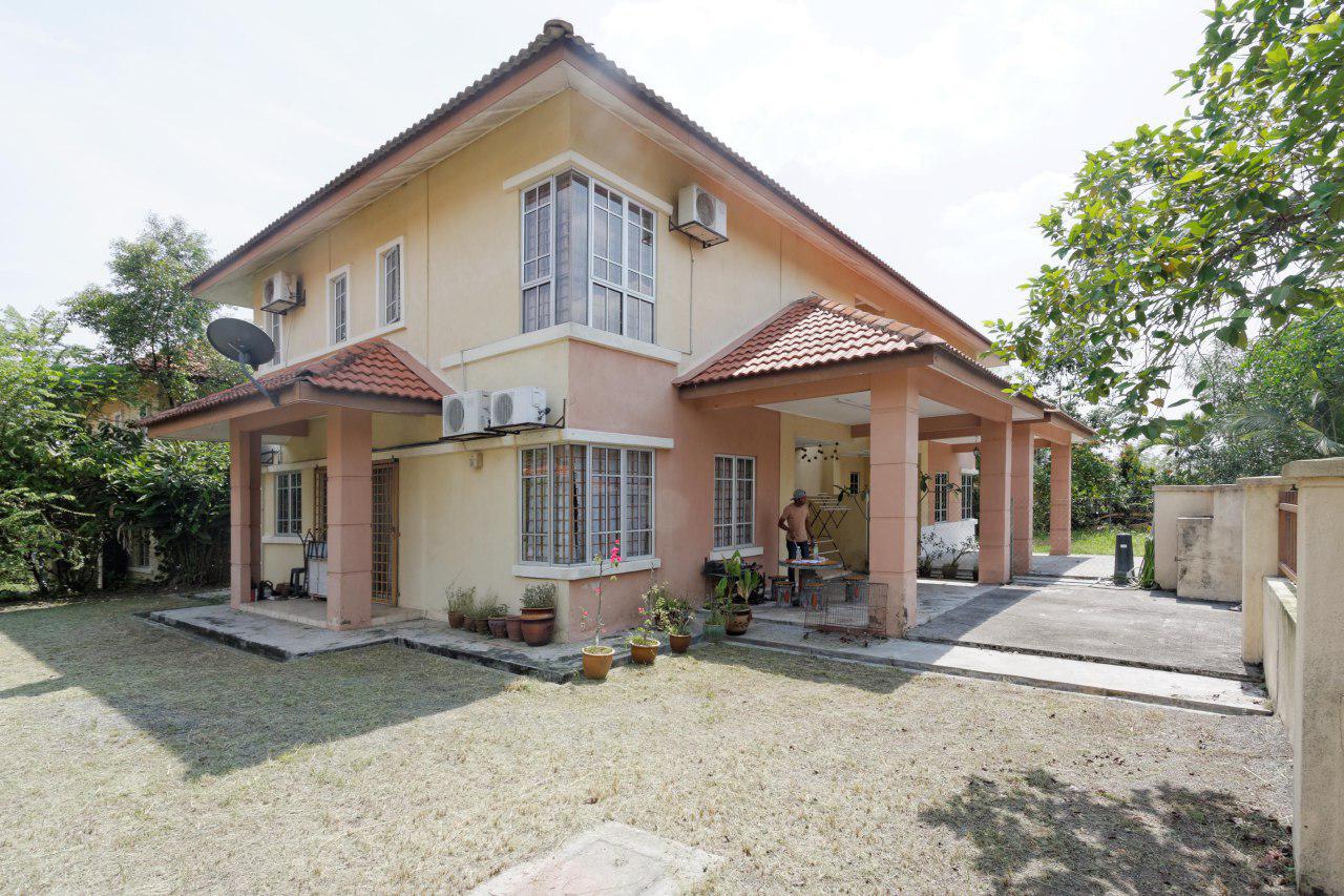 2 Storey Semi D, Bandar Bukit Mahkota, Bangi - photo 2