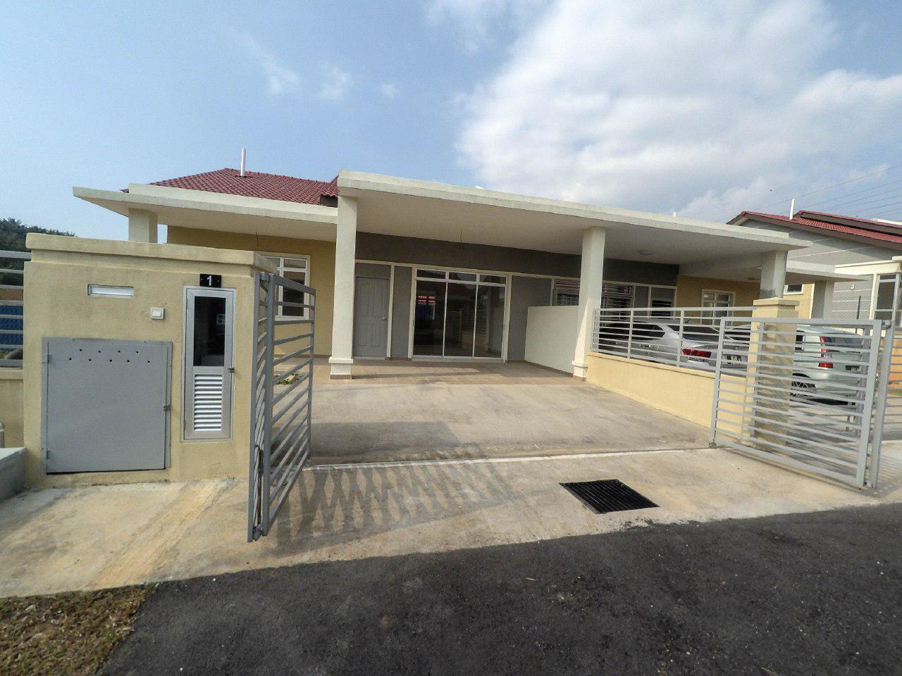 Semi D House, Taman Desa Bestari, Salak Tinggi