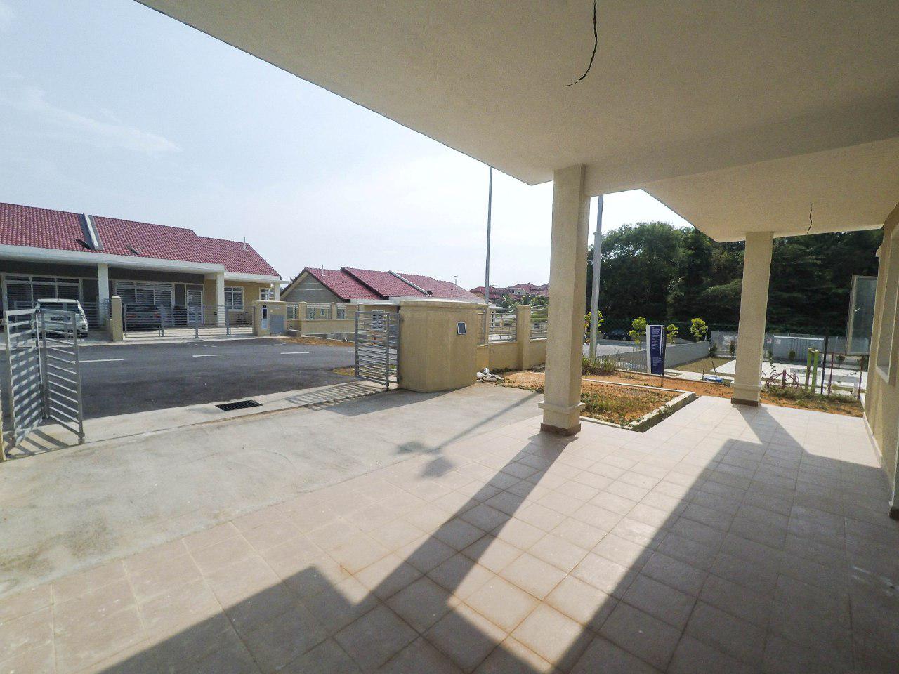 Semi D House, Taman Desa Bestari, Salak Tinggi - photo 2