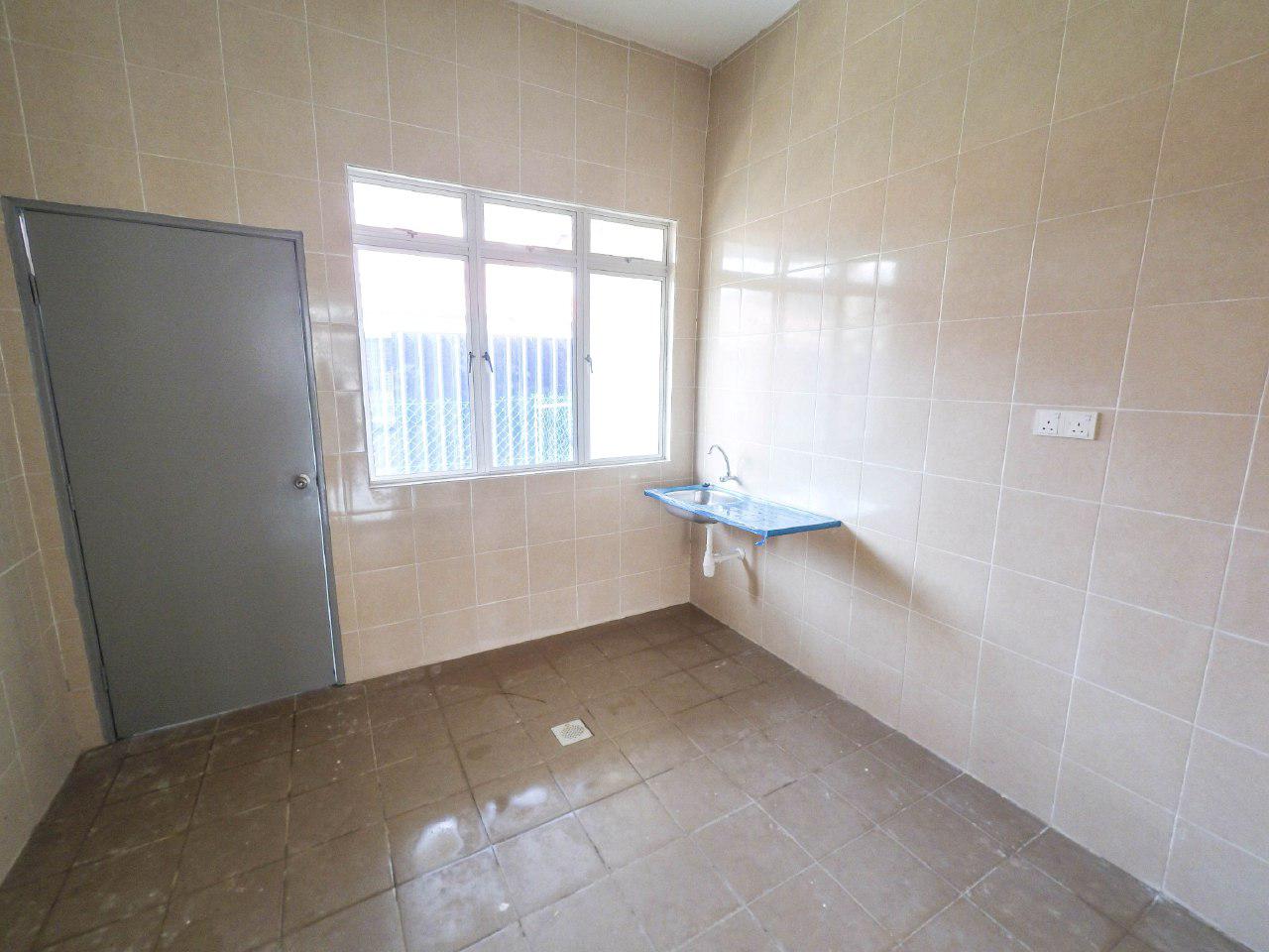 Semi D House, Taman Desa Bestari, Salak Tinggi - photo 6