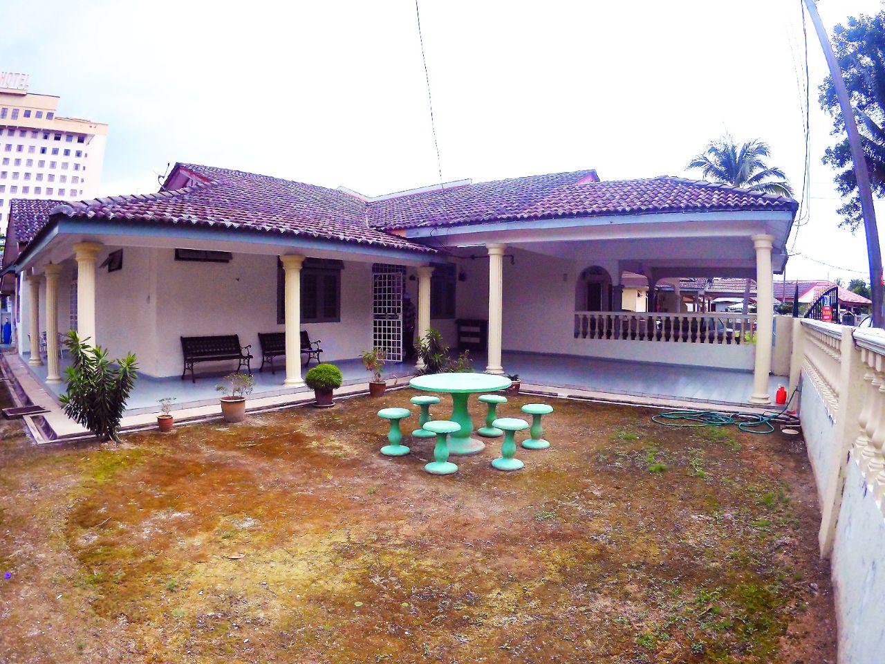 Semi D, Single Storey, Taman Selasih, Sepang - photo 1