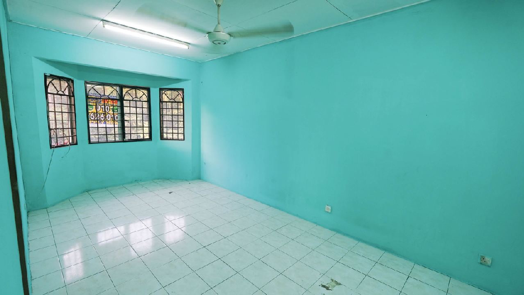 Impian Apartment, Damansara Damai, End Lot, Level 4 - photo 3