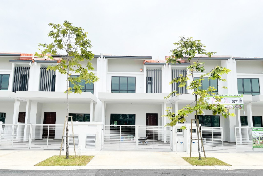 Clarino Alam Impian, Seksyen 35, Shah Alam, 2 Storey Terrace House, 20x80 - photo 1