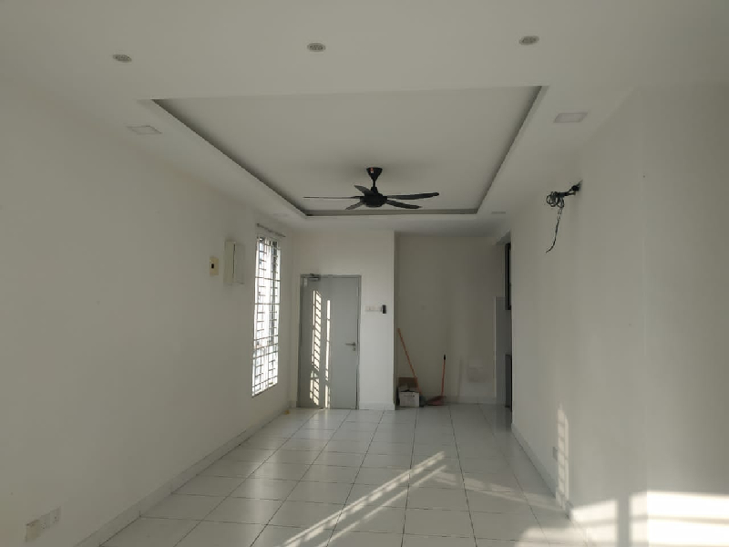 BSP Skypark Condominium, Bandar Saujana Putra, 2 Parking, New Paint - photo 2