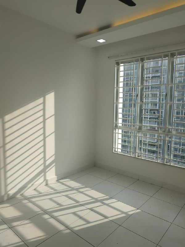 BSP Skypark Condominium, Bandar Saujana Putra, 2 Parking, New Paint - photo 3