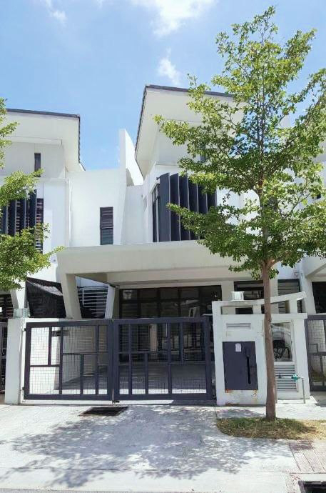 Laman Glenmarie, Shah Alam, 2 Storey Terrace House, 22x80
