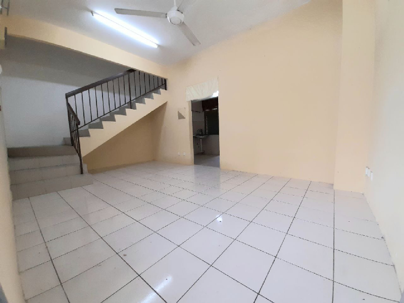 Putra Perdana, La Cottage, Puchong, 2 Storey Terrace House, Guarded - photo 3