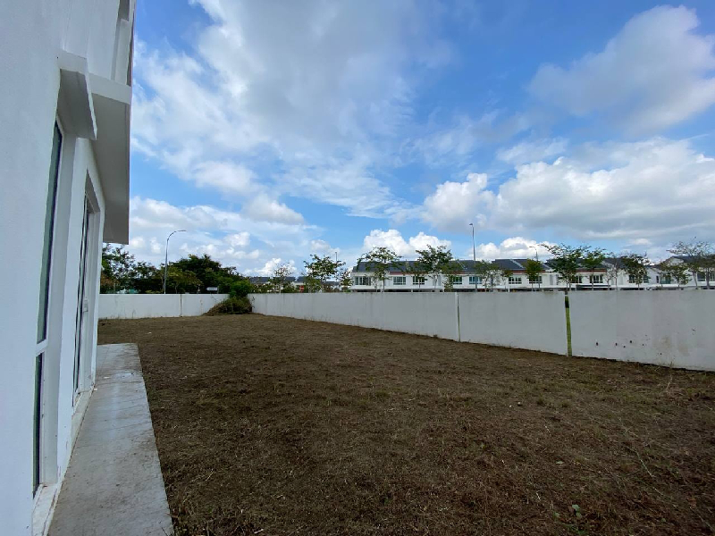 Fellona, Bandar Sri Sendayan, Seremban, 4736sqft, Corner - photo 2