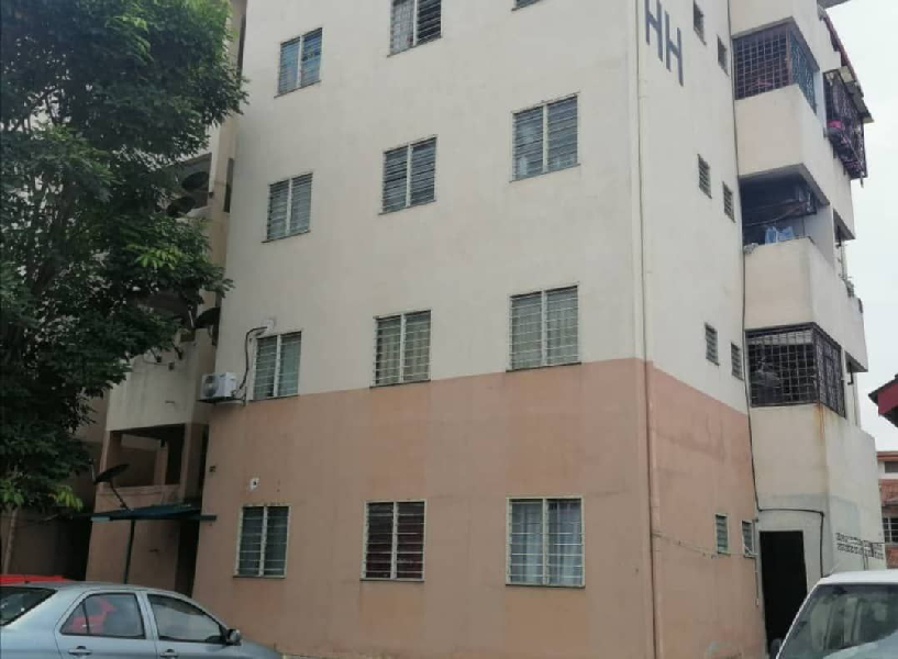 Puchong Utama Court 2, Puchong, Level 1, Renovated