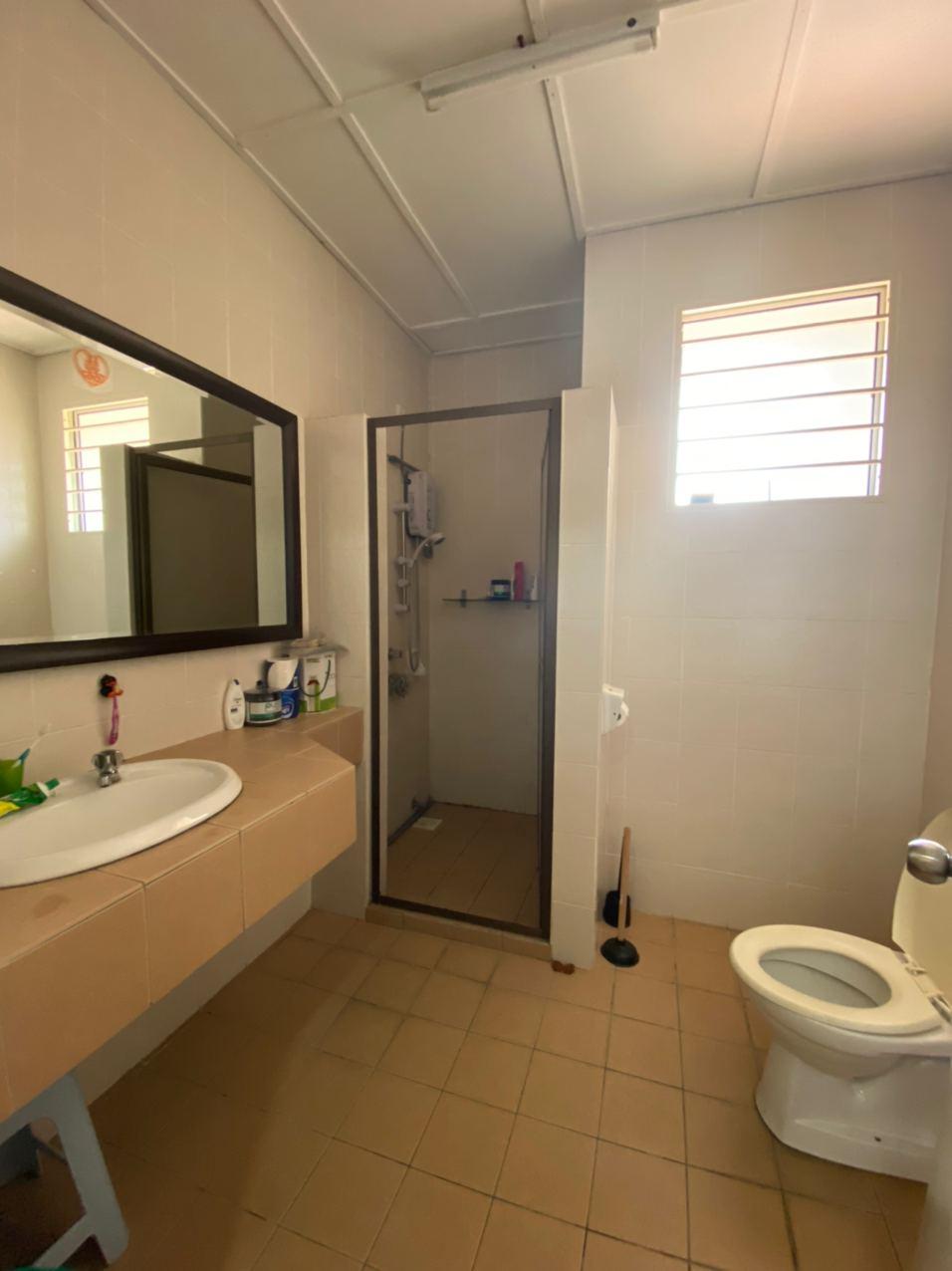 END LOT Alam Budiman,Shah Alam near SCM good cond - photo 2