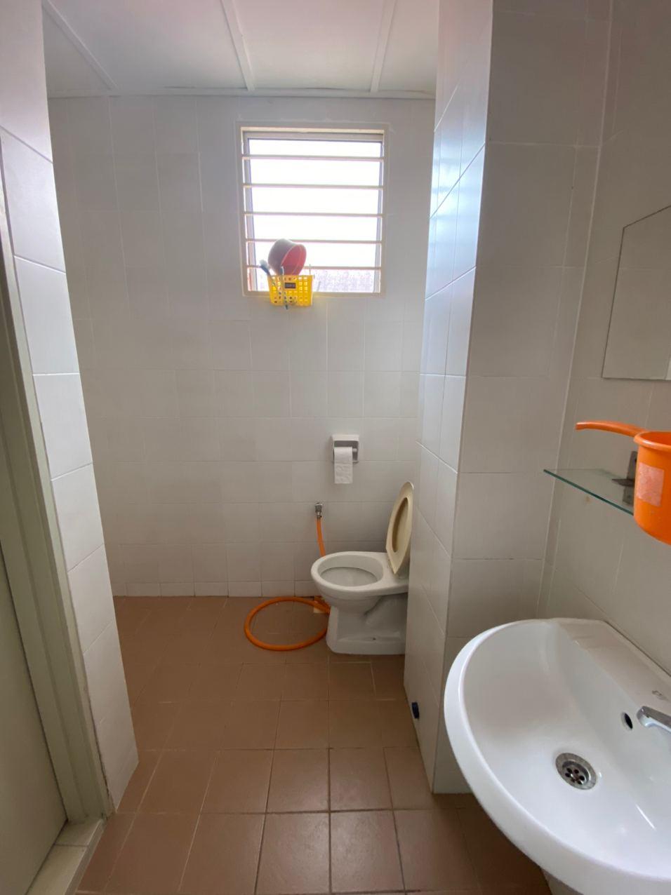 END LOT Alam Budiman,Shah Alam near SCM good cond - photo 4