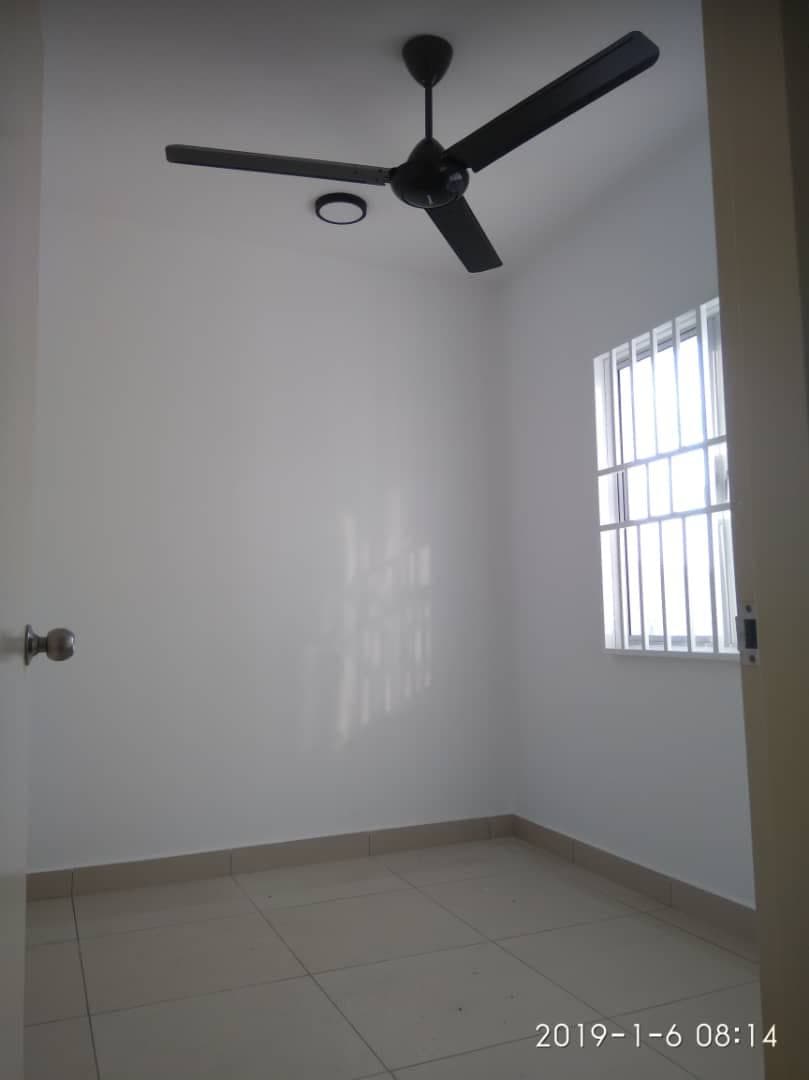 NEW TILES Apartmnt De Palma,Setia Alam corner unit - photo 4