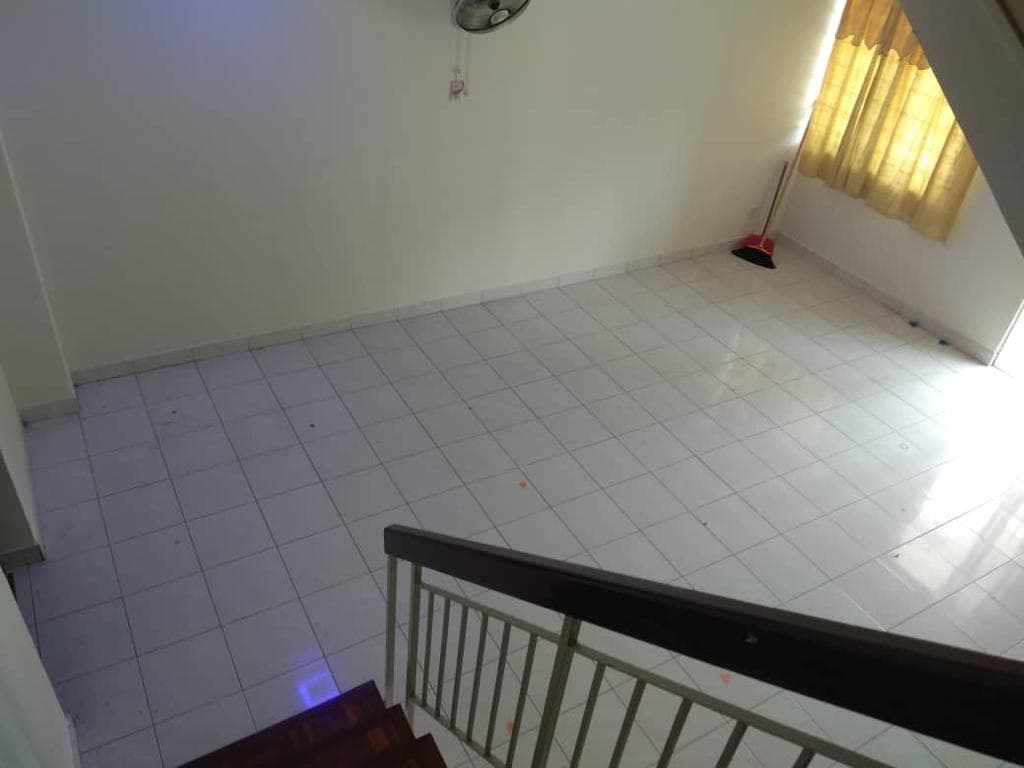 3K BOOK Taman Puchong Utama tiptop condition tesco - photo 4