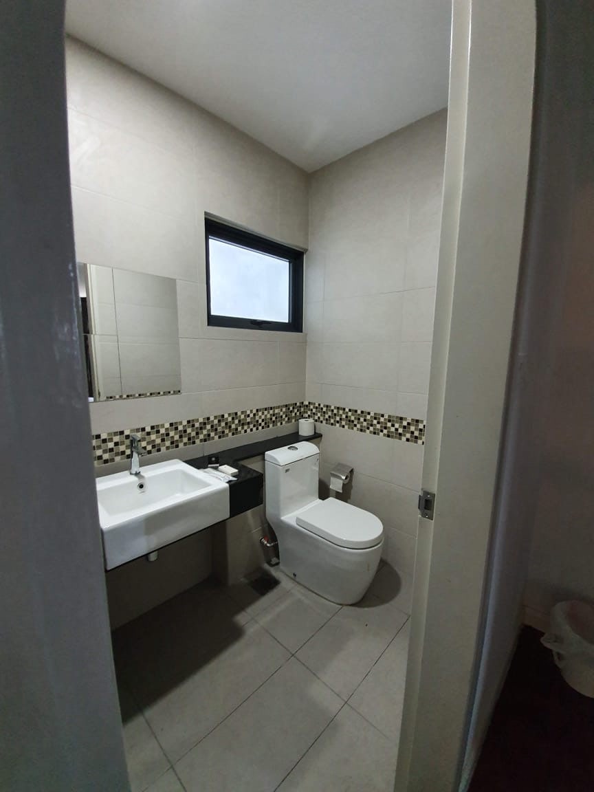 5K BOOK The Vyne Sg Besi KL low density FREEHOLD - photo 11