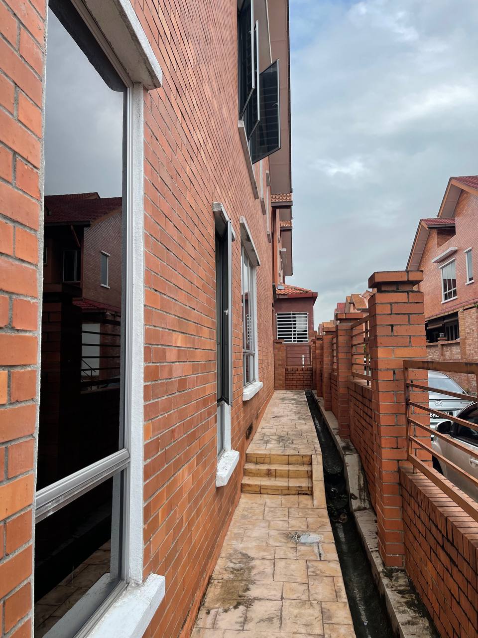 END LOT Alam Budiman Shah Alam refurbished unit - photo 4