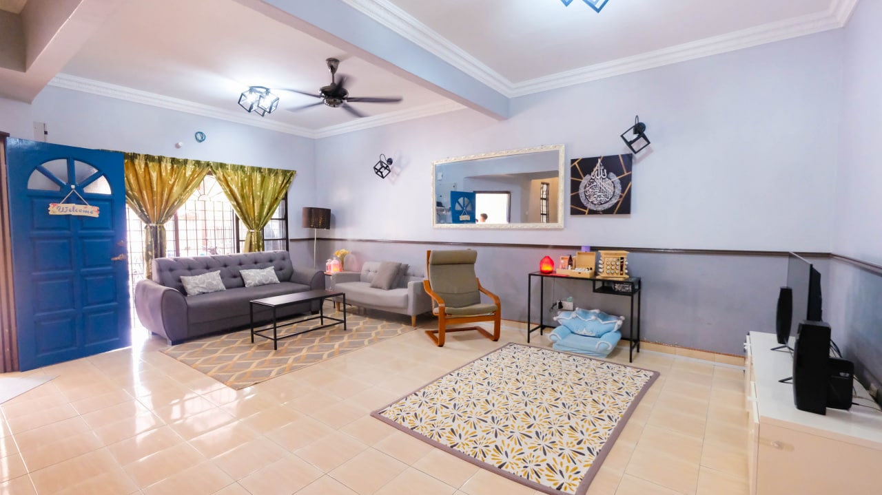 FACING OPEN Jalan Nova Subang Bestari good conditi - photo 7