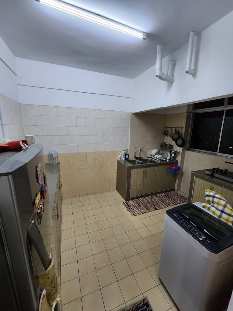 Permai Putera Apt Tmn Datuk Ampang Jaya 1080 SF BI - photo 2