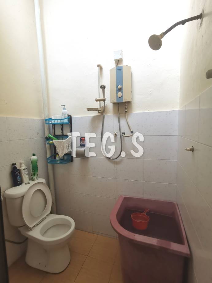 2sty Tmn Klang Utama Renovated Fully Built - photo 7