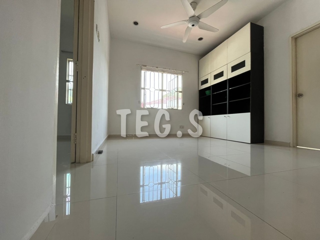 2sty End Lot Kota Kemuning Renovated Tip-Top Unit - photo 3