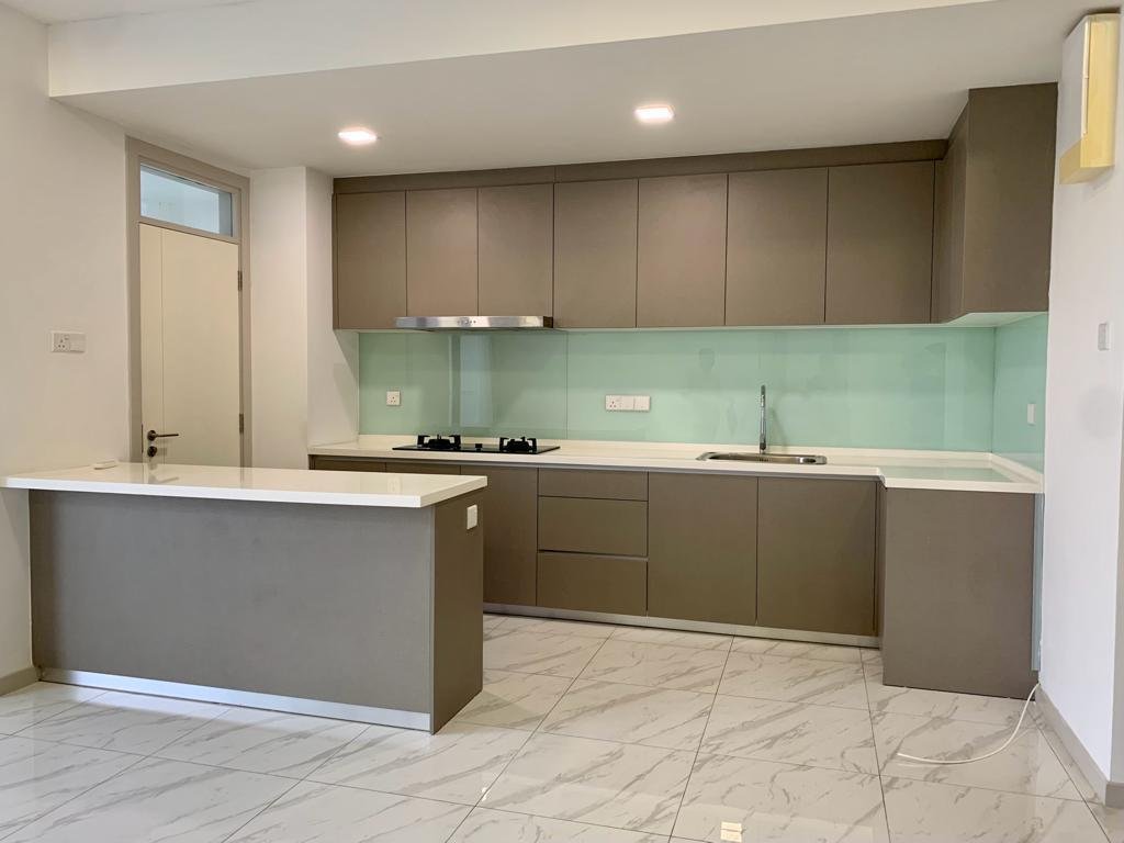 South Brooks Desa park / Partly Furnished/ move in anytime !