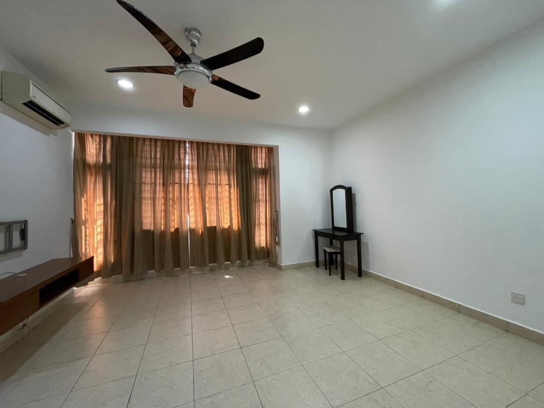 Taman Putra Prima Phase 3E 2 Storey Terrace Alvin - photo 3