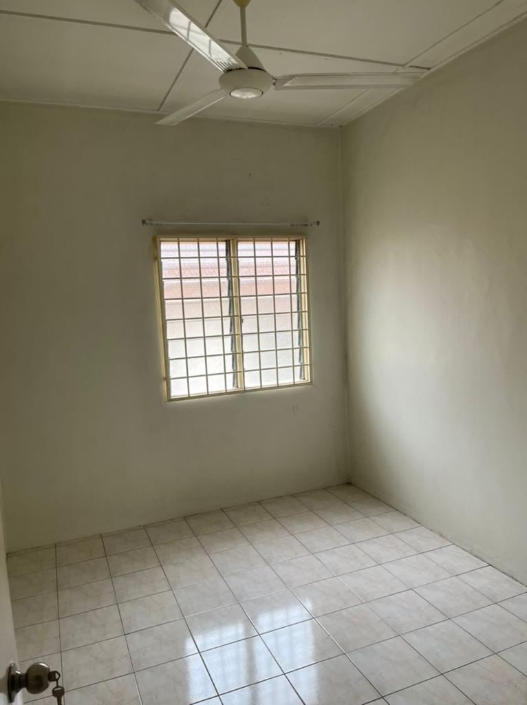 2sty house 4br3b Kota Kemuning - photo 4